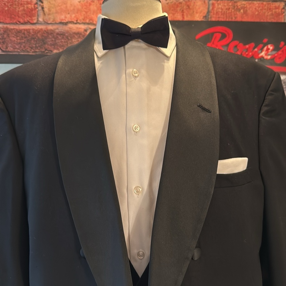 Chaps by Ralph Lauren Tail Tuxedo Coat